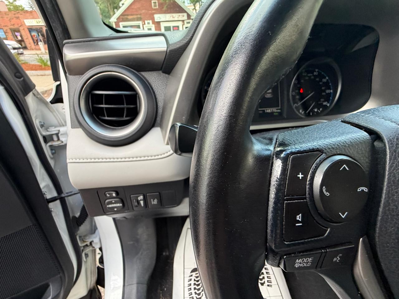 Toyota RAV4 XLE AWD 2018