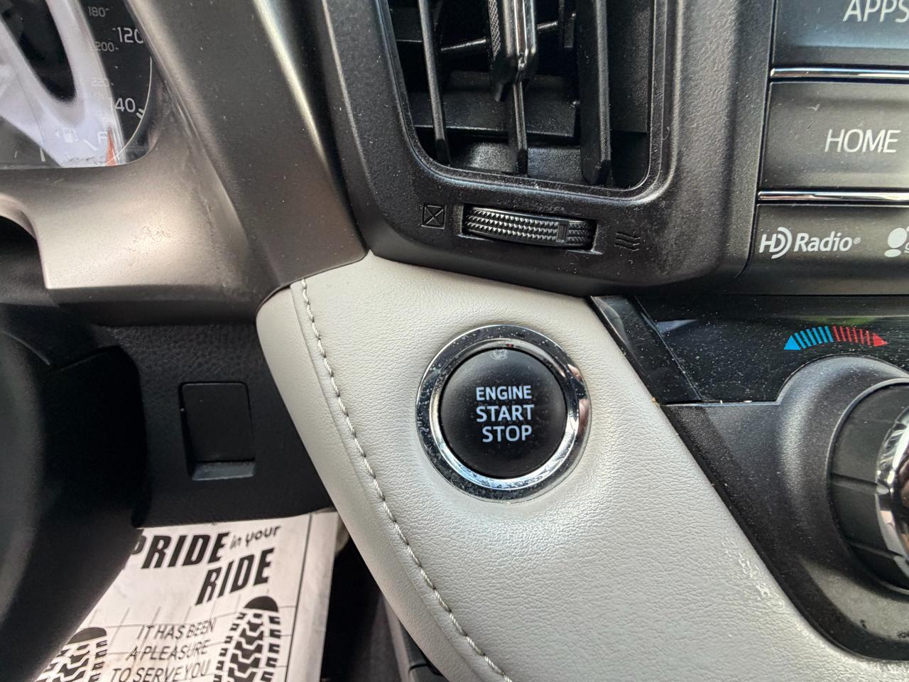 Toyota RAV4 XLE AWD 2018