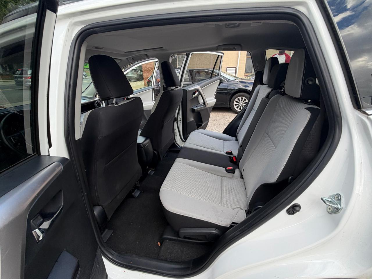 Toyota RAV4 XLE AWD 2018