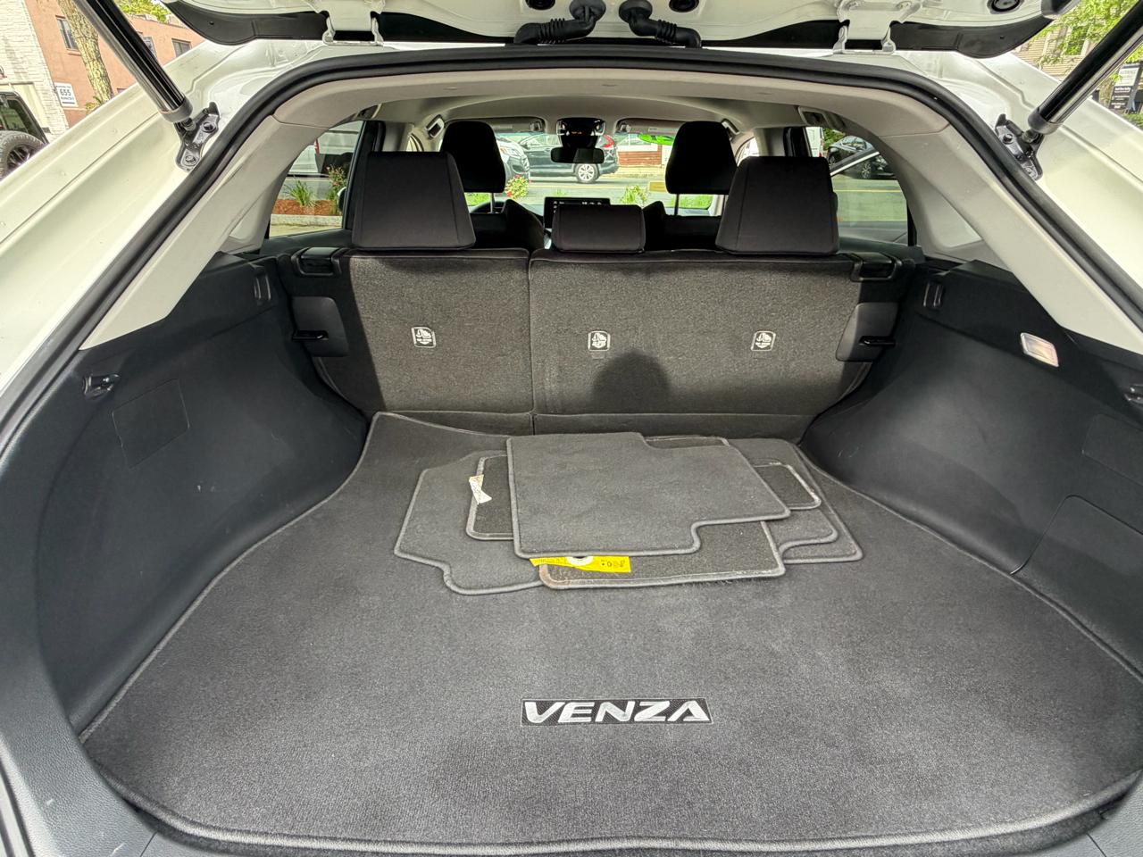 Toyota Venza LE 2021