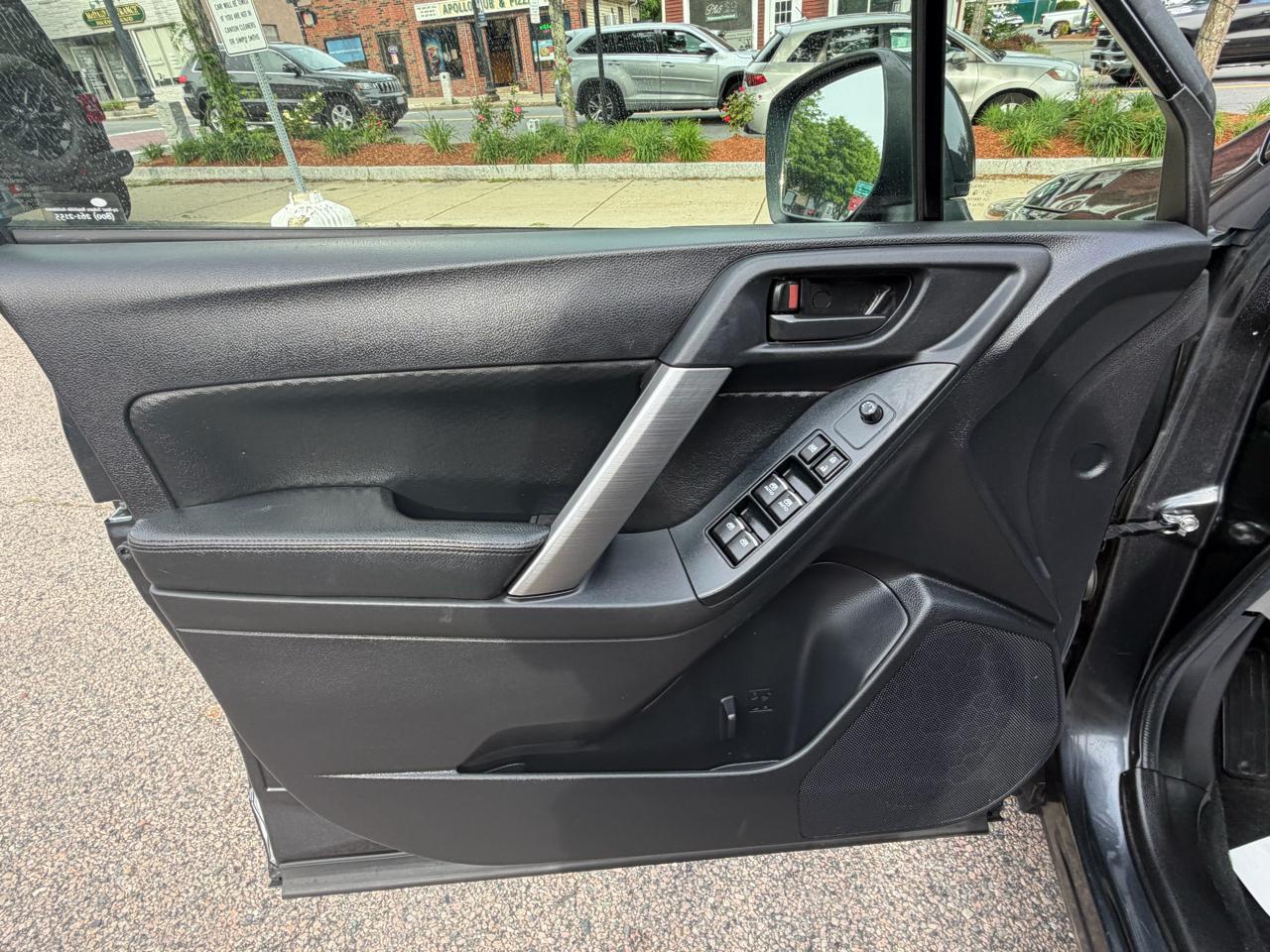 Subaru Forester 2.5i Premium PZEV CVT 2017
