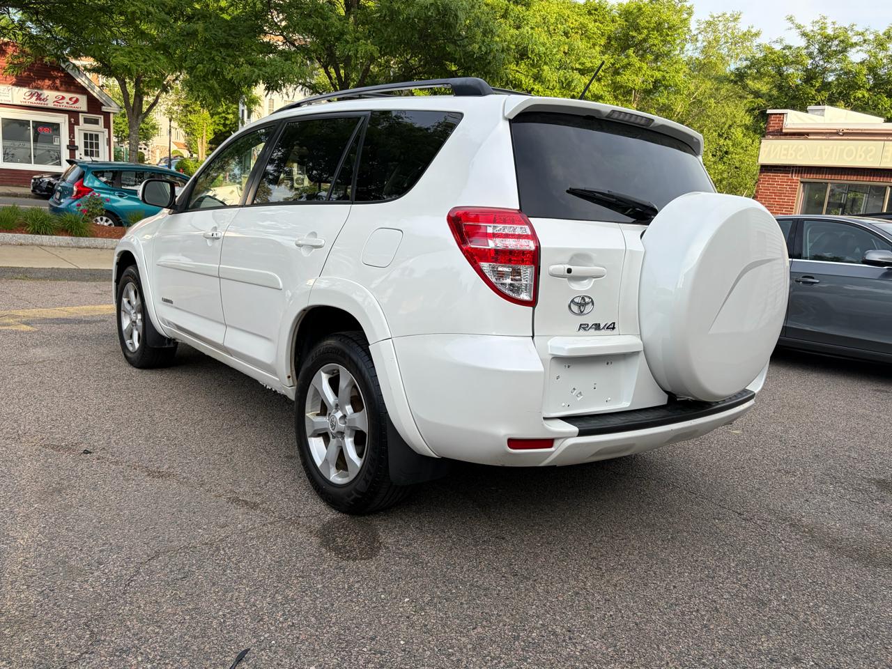 Toyota RAV4 Limited I4 4WD 2011