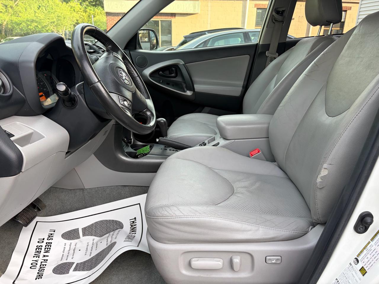 Toyota RAV4 Limited I4 4WD 2011