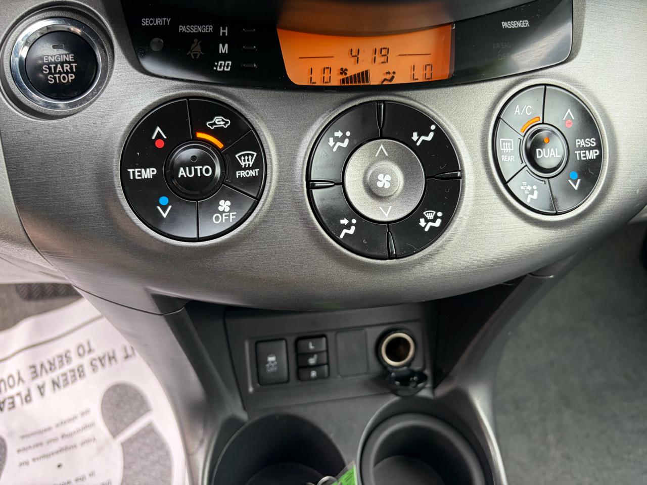 Toyota RAV4 Limited I4 4WD 2011