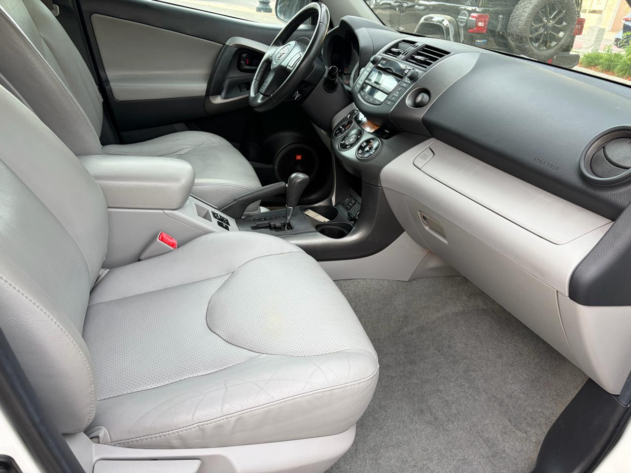 Toyota RAV4 Limited I4 4WD 2011