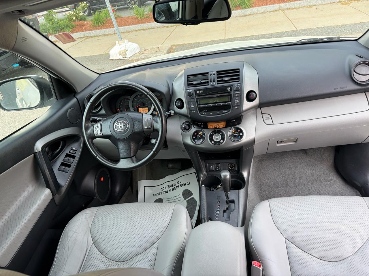 Toyota RAV4 Limited I4 4WD 2011