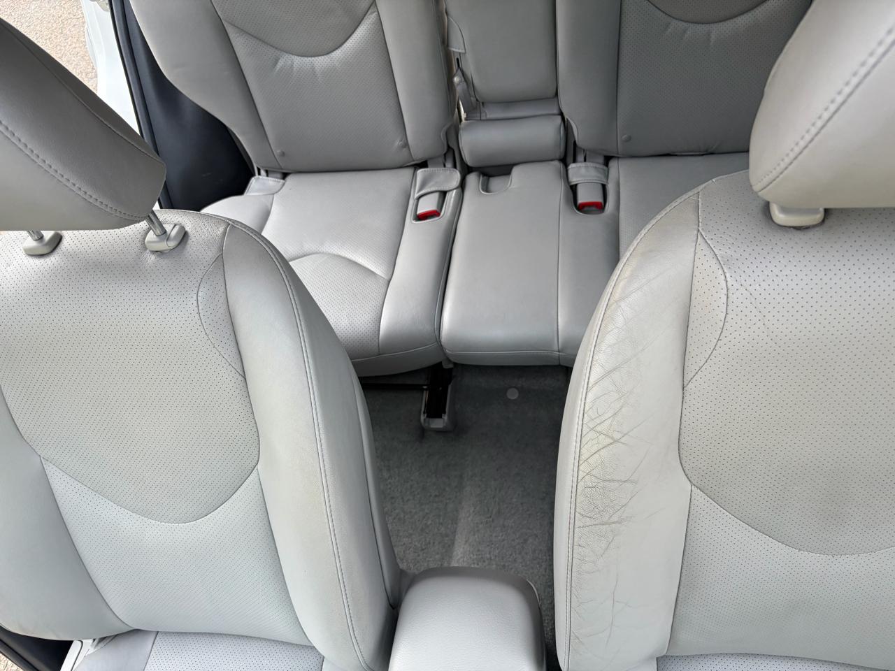 Toyota RAV4 Limited I4 4WD 2011