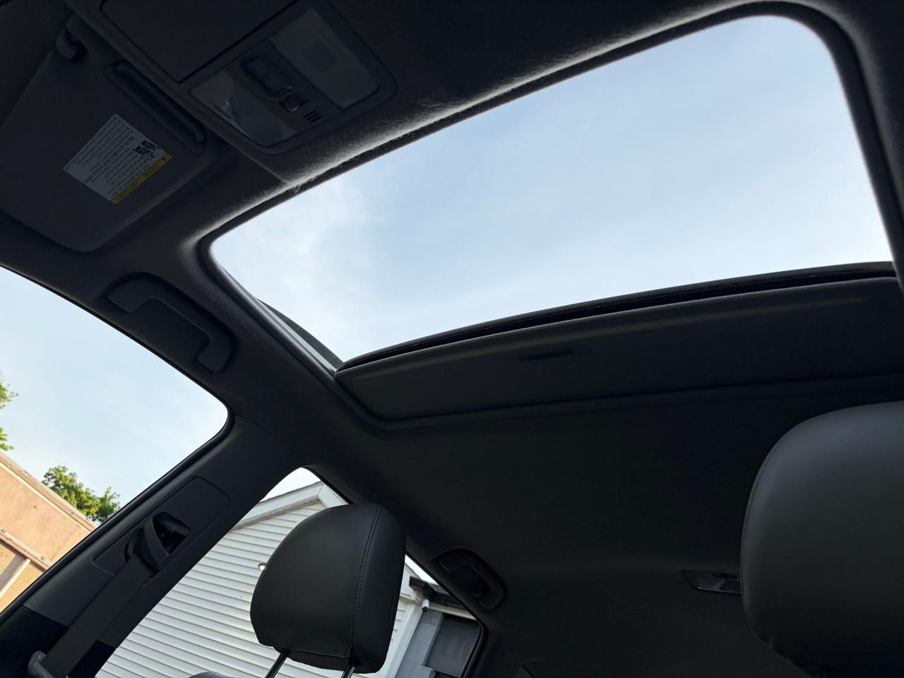 Toyota RAV4 Limited I4 4WD 2011