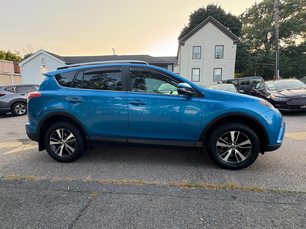 Toyota RAV4 XLE AWD 2018