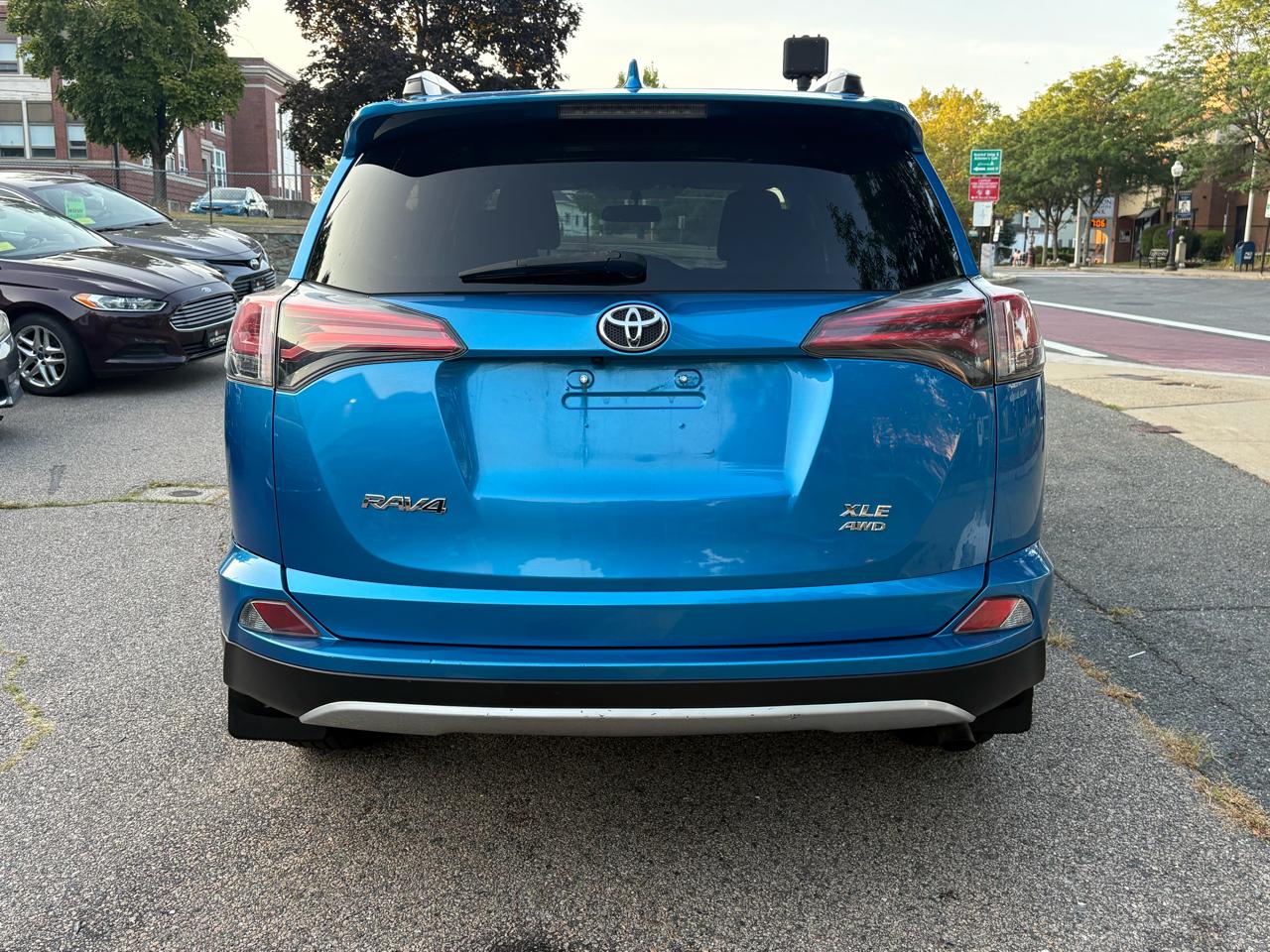 Toyota RAV4 XLE AWD 2018