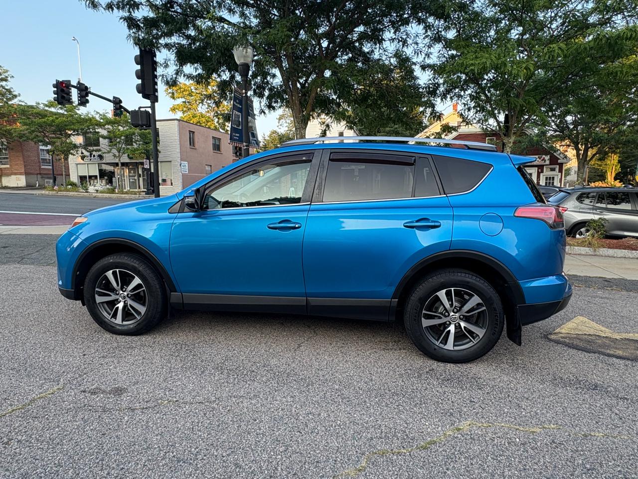 Toyota RAV4 XLE AWD 2018
