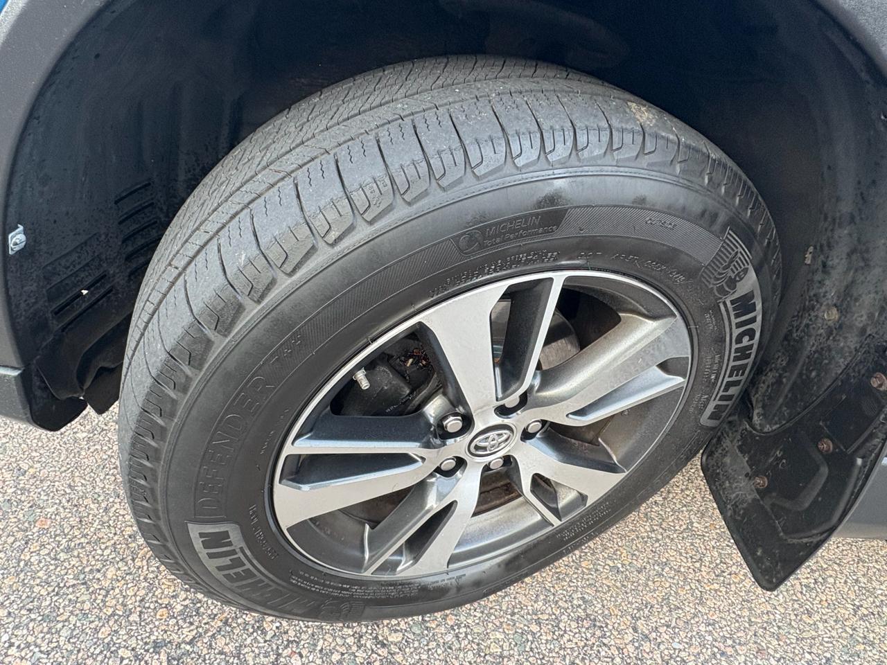 Toyota RAV4 XLE AWD 2018