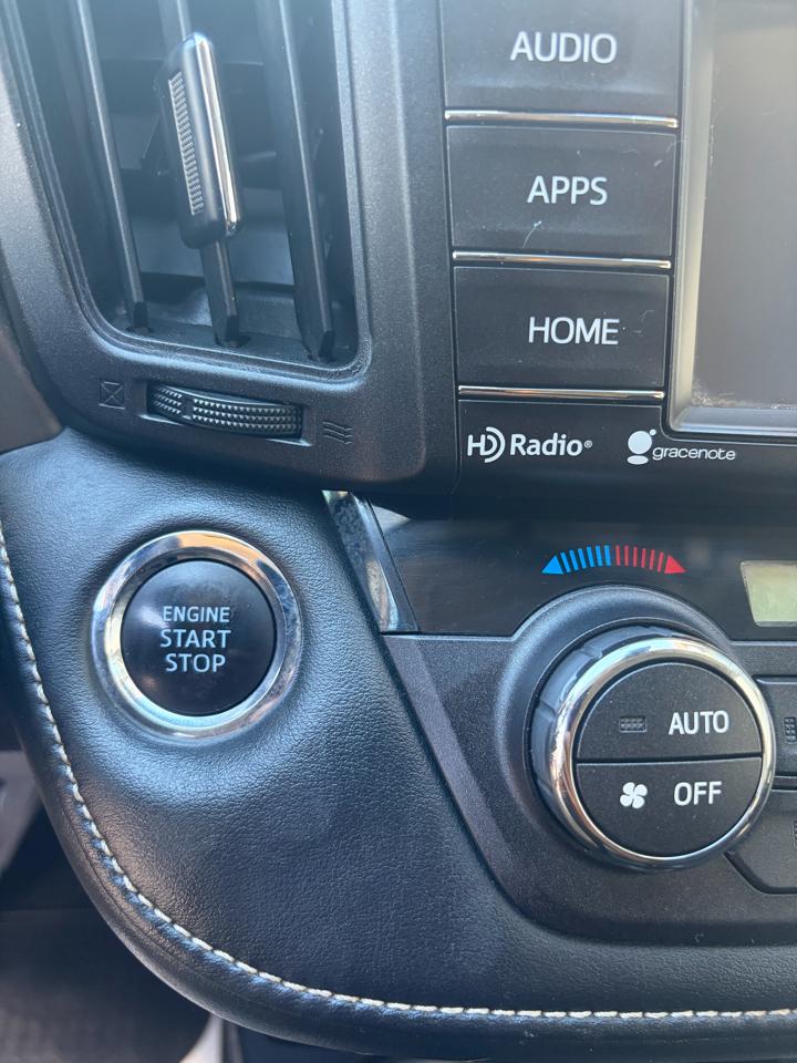 Toyota RAV4 XLE AWD 2018