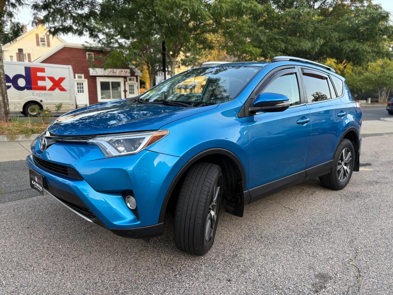 Toyota RAV4 XLE AWD 2018