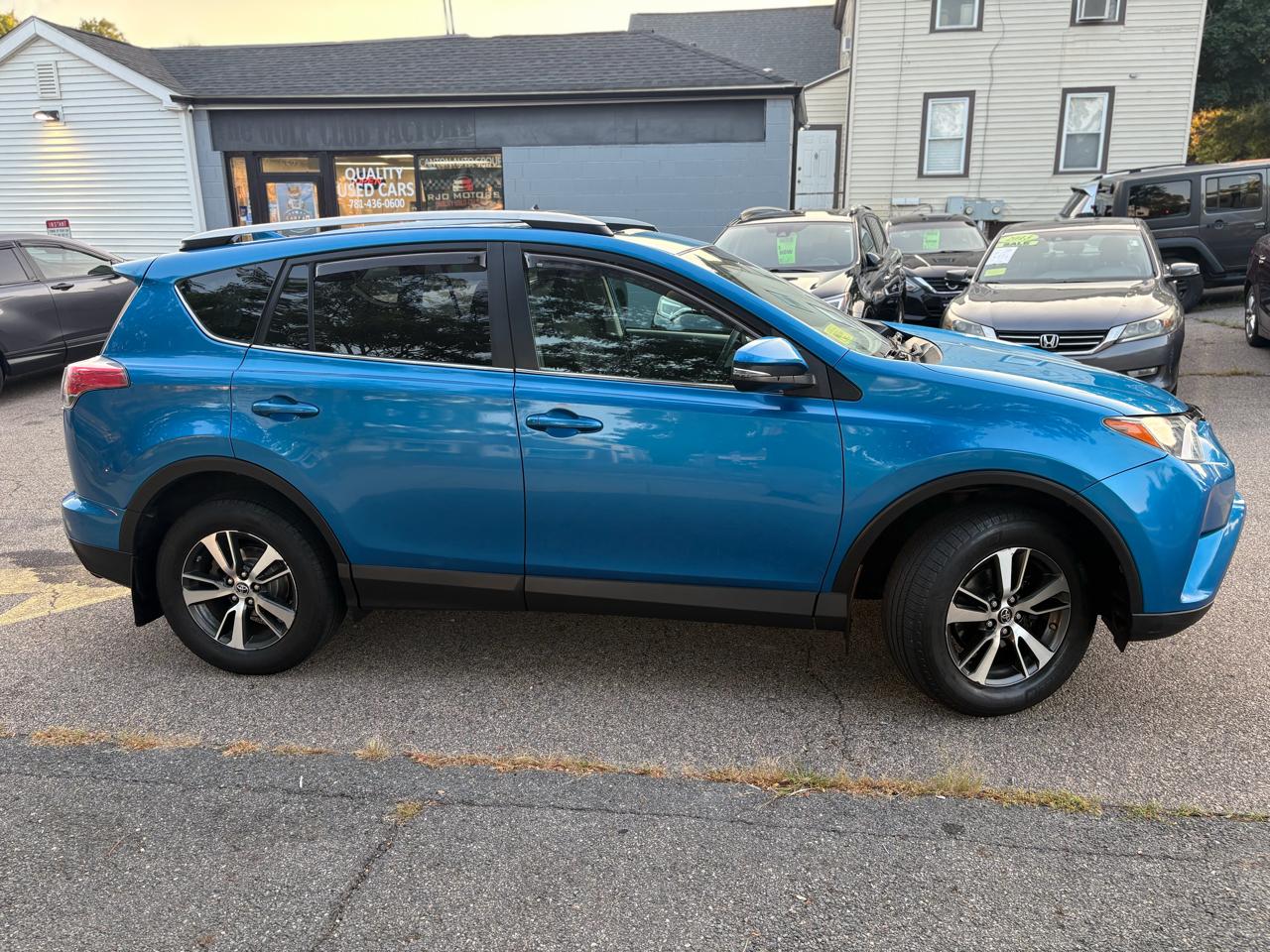 Toyota RAV4 XLE AWD 2018