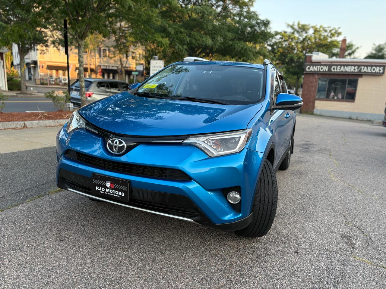 Toyota RAV4 XLE AWD 2018