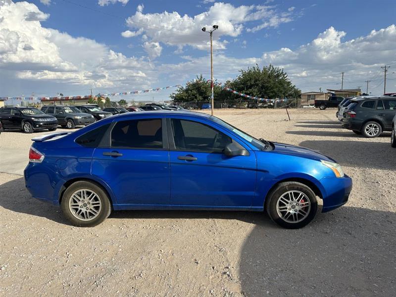 Ford Focus SE Sedan 2011