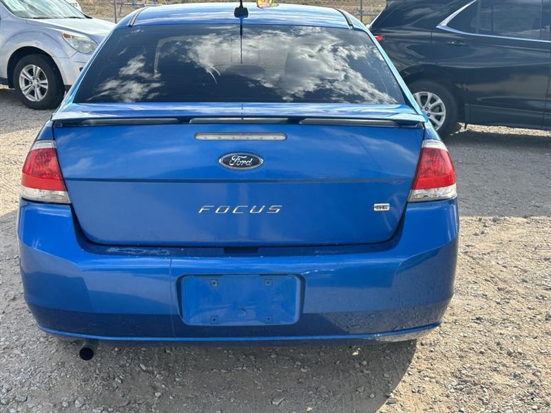 Ford Focus SE Sedan 2011