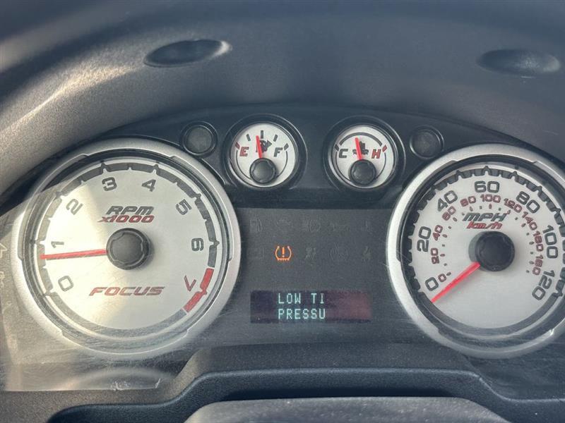Ford Focus SE Sedan 2011