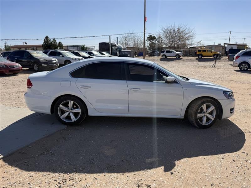 Volkswagen Passat 1.8T Wolfsburg AT 2014