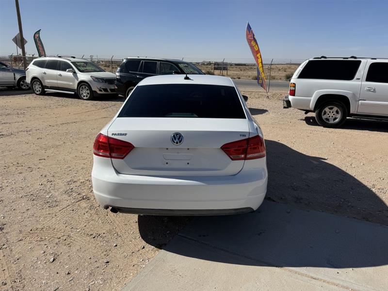 Volkswagen Passat 1.8T Wolfsburg AT 2014