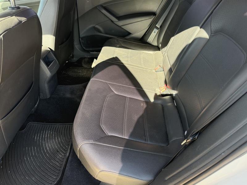 Volkswagen Passat 1.8T Wolfsburg AT 2014