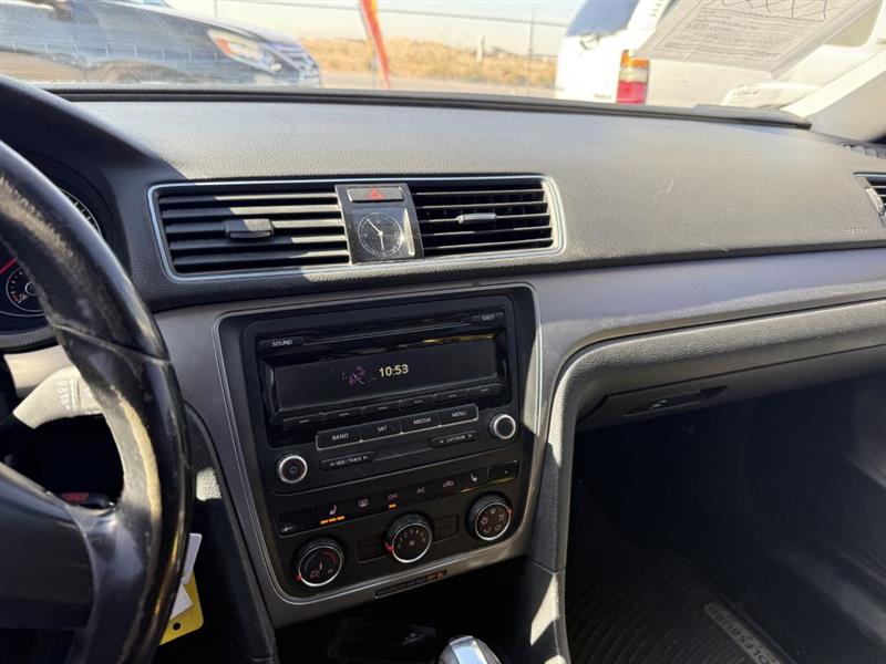 Volkswagen Passat 1.8T Wolfsburg AT 2014