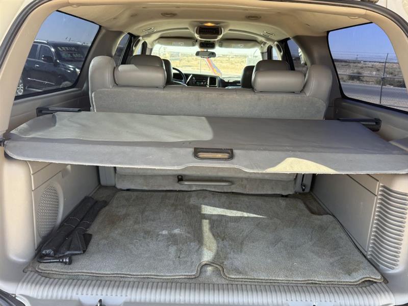 Chevrolet Suburban 1500 2WD 2004