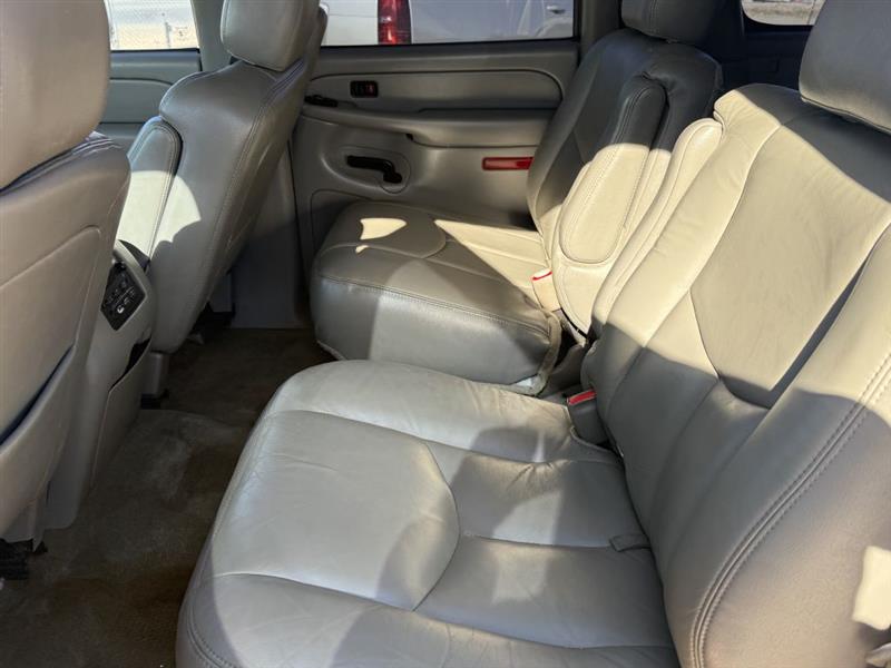 Chevrolet Suburban 1500 2WD 2004