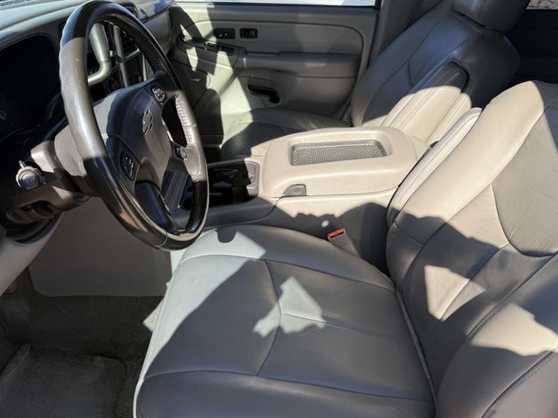 Chevrolet Suburban 1500 2WD 2004