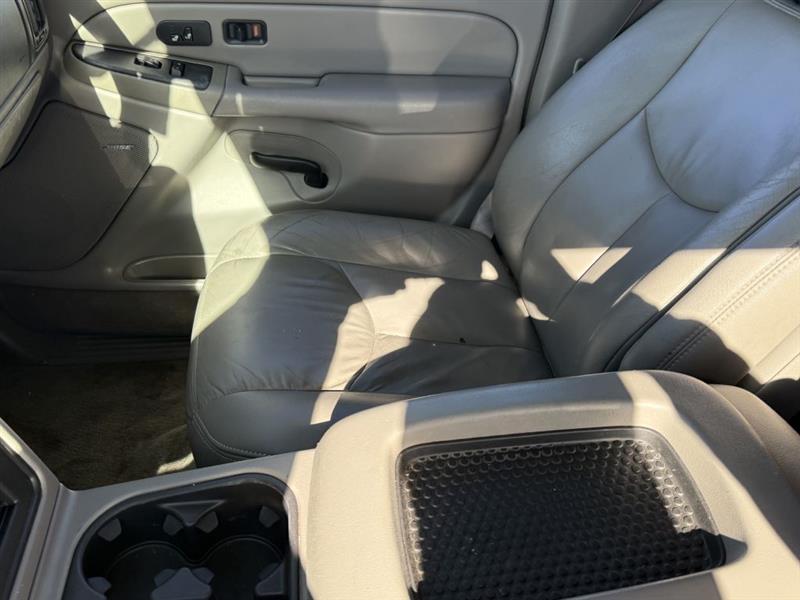 Chevrolet Suburban 1500 2WD 2004