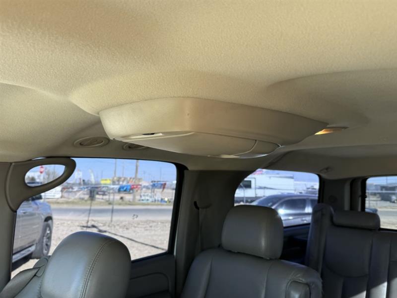 Chevrolet Suburban 1500 2WD 2004