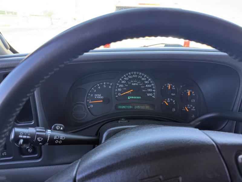 Chevrolet Suburban 1500 2WD 2004