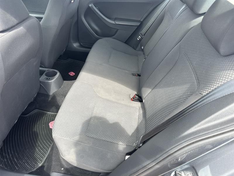 Volkswagen Jetta S 2013