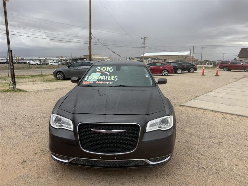 Chrysler 300 Limited RWD 2016