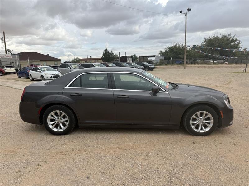 Chrysler 300 Limited RWD 2016