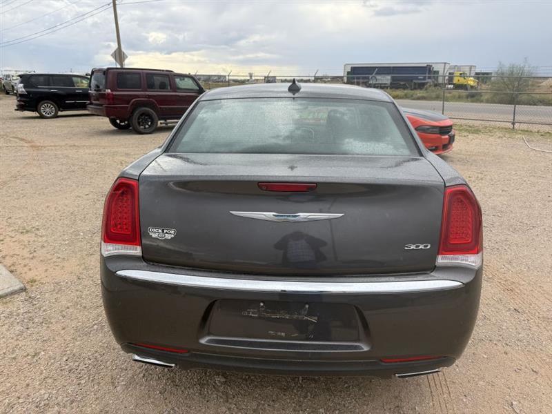 Chrysler 300 Limited RWD 2016