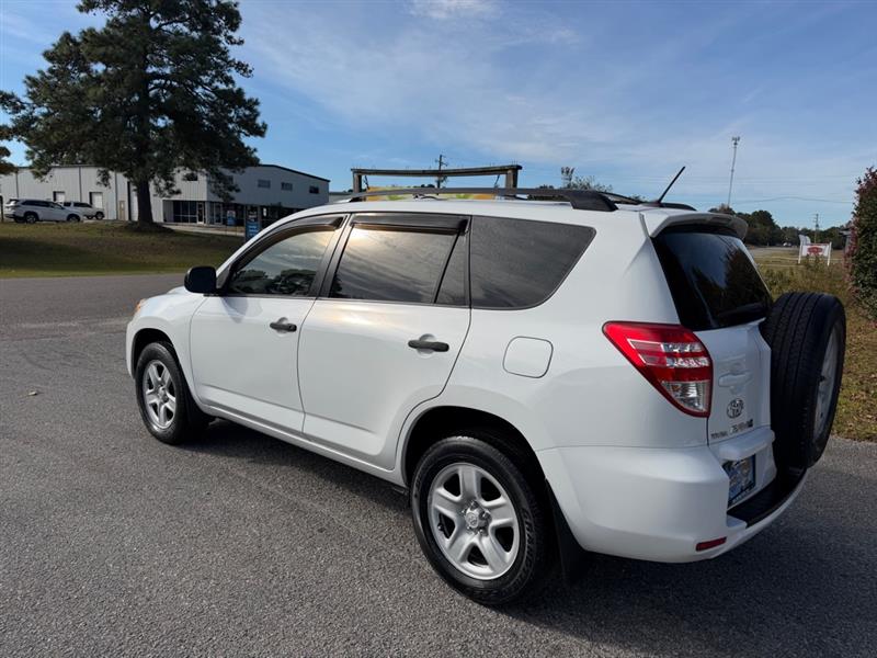 Toyota RAV4 Base I4 2WD 2010 Toyota RAV4 Base I4 2WD 2010