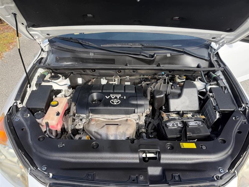 Toyota RAV4 Base I4 2WD 2010 Toyota RAV4 Base I4 2WD 2010