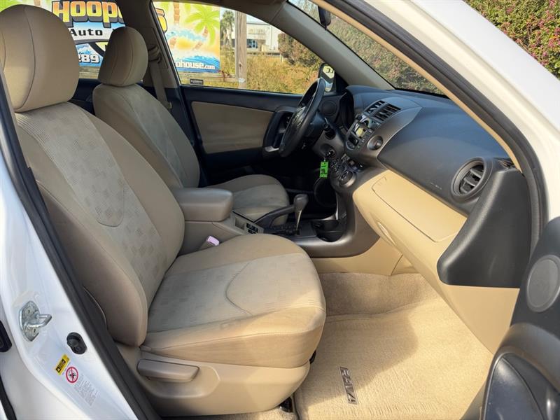 Toyota RAV4 Base I4 2WD 2010 Toyota RAV4 Base I4 2WD 2010