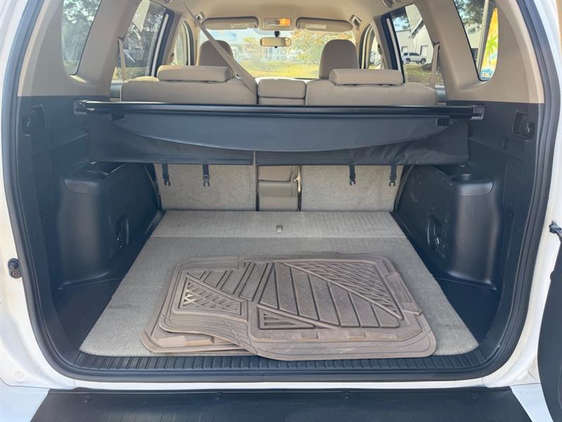 Toyota RAV4 Base I4 2WD 2010 Toyota RAV4 Base I4 2WD 2010