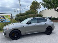 2022 Maserati Levante  2022 Maserati Levante