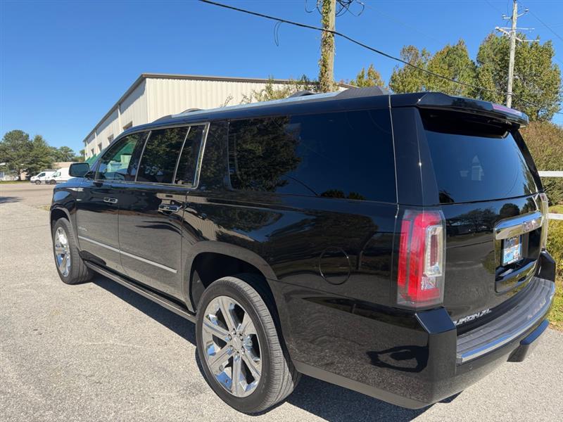 GMC Yukon XL Denali 4WD 2018 GMC Yukon XL Denali 4WD 2018
