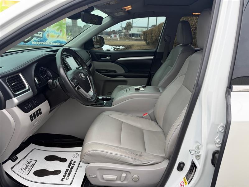 Toyota Highlander SE FWD V6 2018