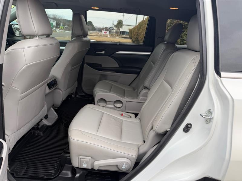 Toyota Highlander SE FWD V6 2018