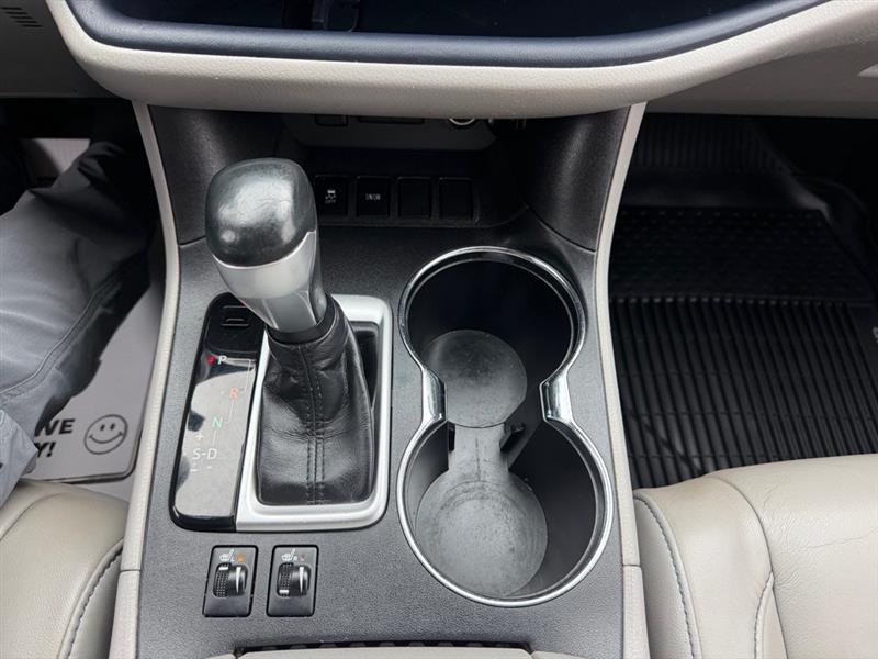 Toyota Highlander SE FWD V6 2018