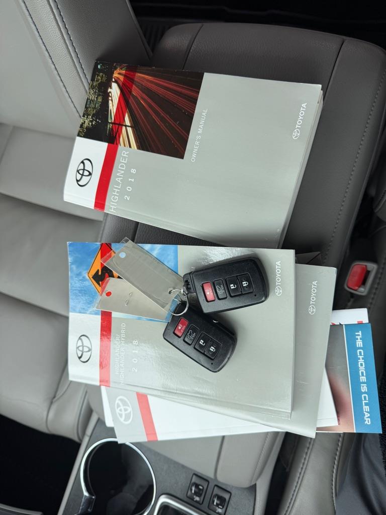 Toyota Highlander SE FWD V6 2018