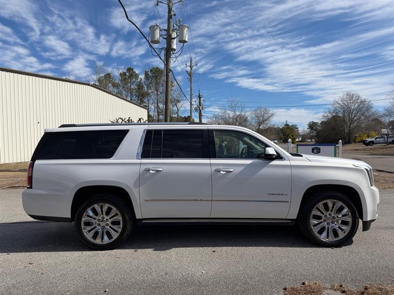 GMC Yukon XL Denali 4WD 2017