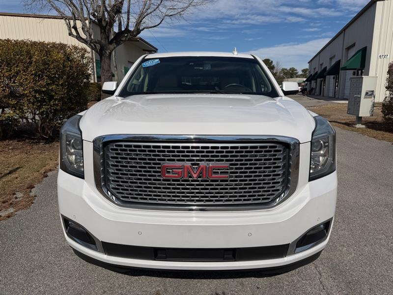 GMC Yukon XL Denali 4WD 2017