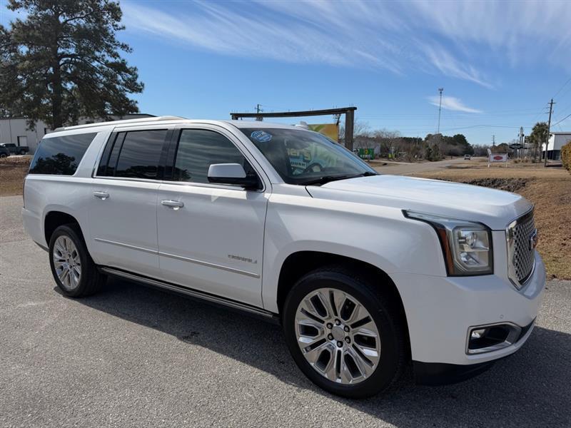 GMC Yukon XL Denali 4WD 2017